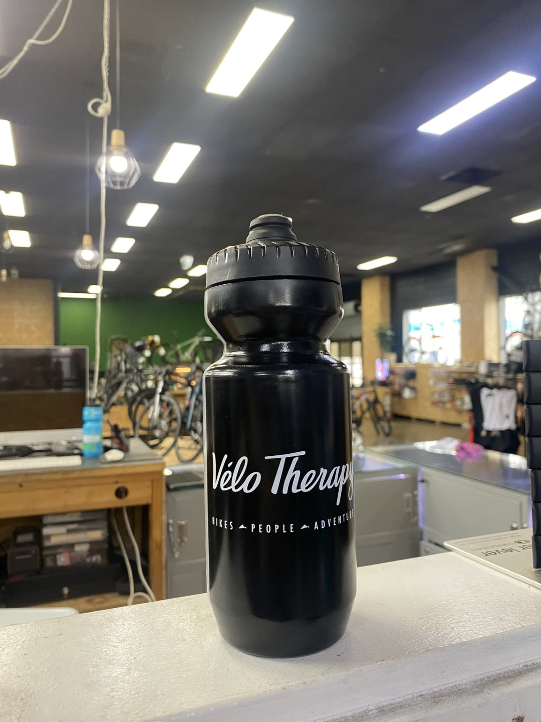 VELO THERAPY WATER BOTTLE 22OZ